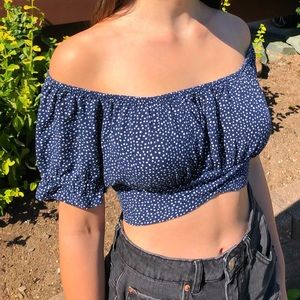 INSTAGRAM THRIFT STORE @corathrifts